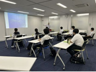 Students visiting a group company, TAIYO A&F